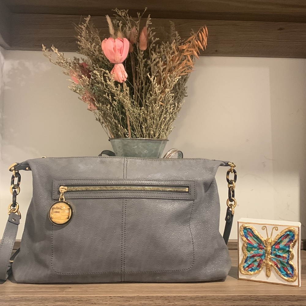 🔥 RARE Fendi Leather Crossbody 🔥 - Picture 1 of 17